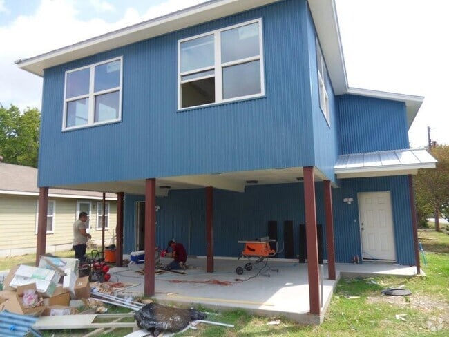Building Photo - 219 S Robinson St Unit A Rental