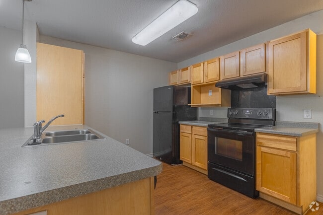 2BR, 1BA - 998SF - Kitchen - Mission Village of Jacksonville