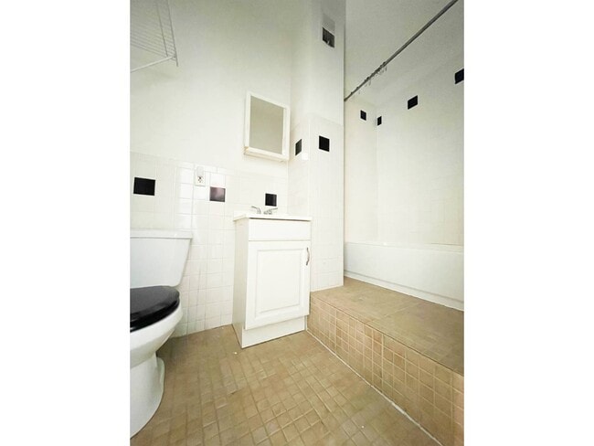 Photo - 155 India St