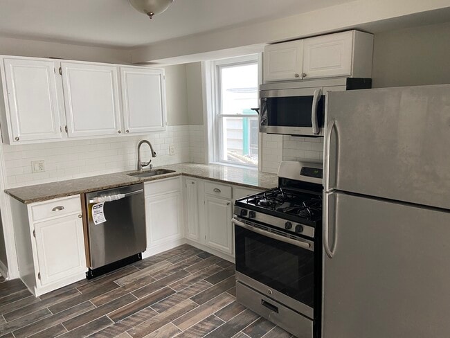 Photo - 111 N Troy Ave Unit Downbeach Suite