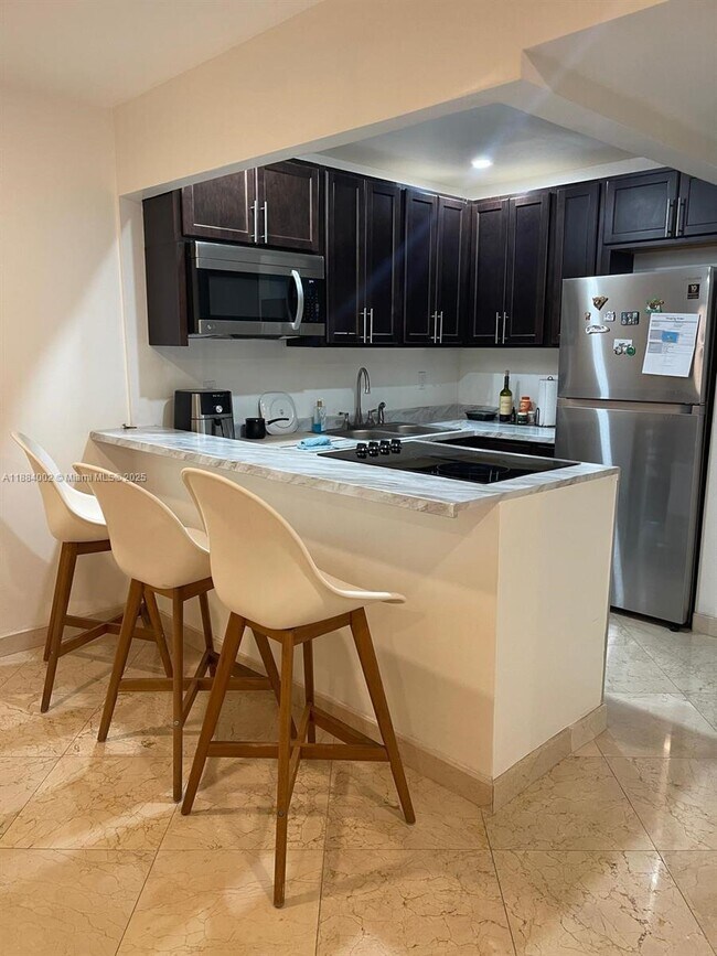 Photo - 3545 NE 167th St Unidad 506