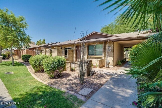 Photo - 3306 S Parkside Dr Townhome