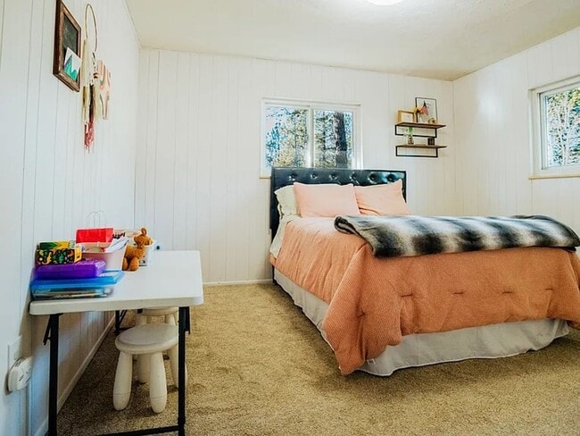 Photo - 1529 E Bismark Ave