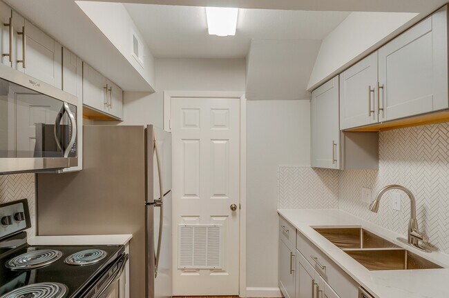 Photo - 742 Memorial Mews St Unit A