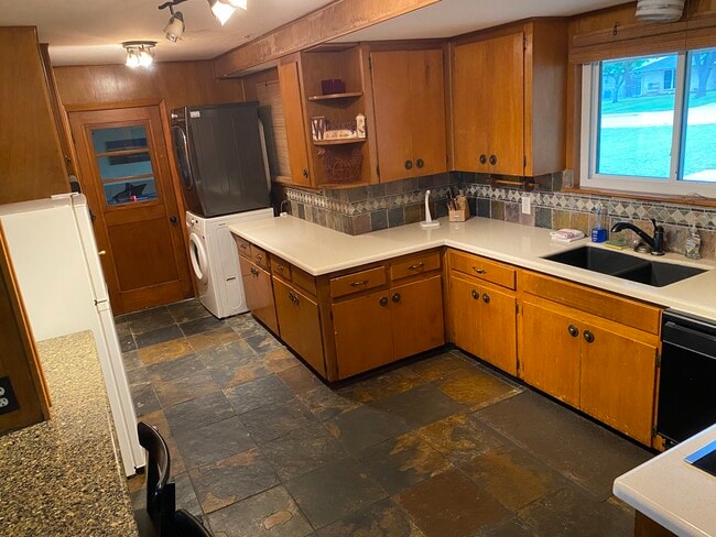 Photo - 513 W Oak Dr