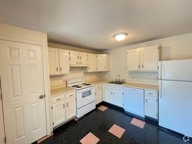 Building Photo - 185 Loudon Rd Unit 17 Rental