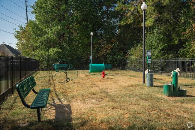 Dog Park - Vetra at Hamilton Place