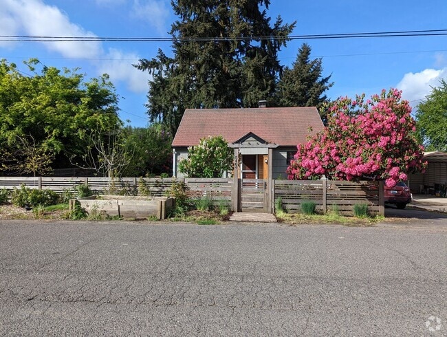 Building Photo - Brentwood-Darlington, 4 bed/2 bath, large ... Rental