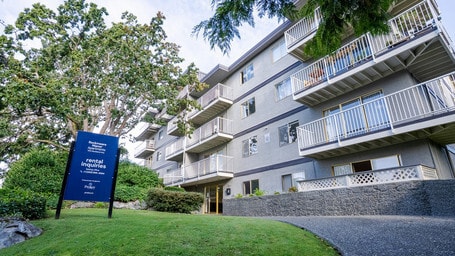 Building Photo - Rockmeare Manor Apartments