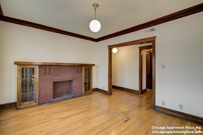 Building Photo - 1336 W Waveland Ave Unit 1336-2 Rental