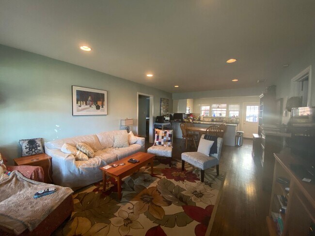 Photo - 3801 Avenue G Unidad A