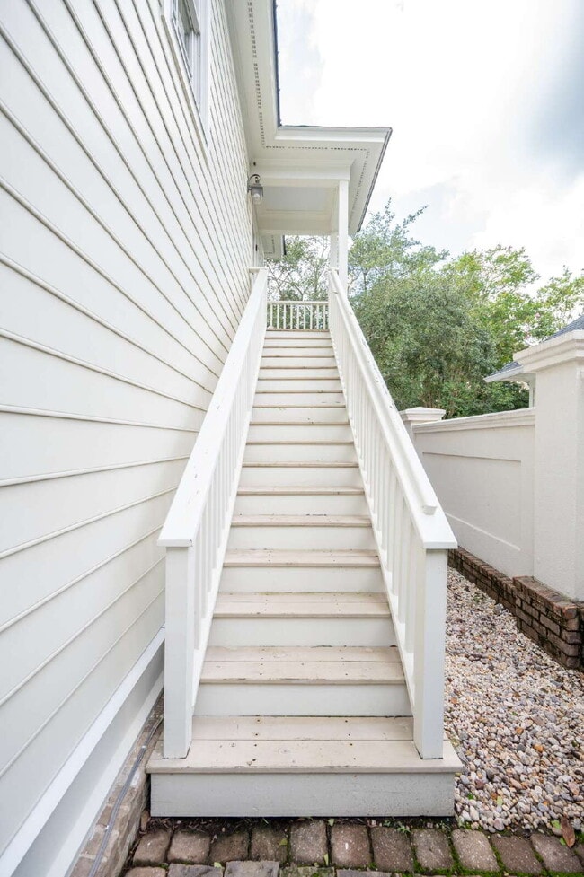 Photo - 42 Grove Ln
