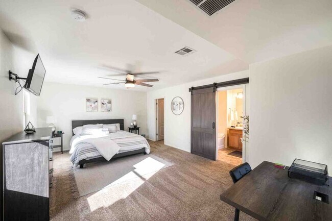 Photo - 10948 W Elm St Unidad ID1309639P