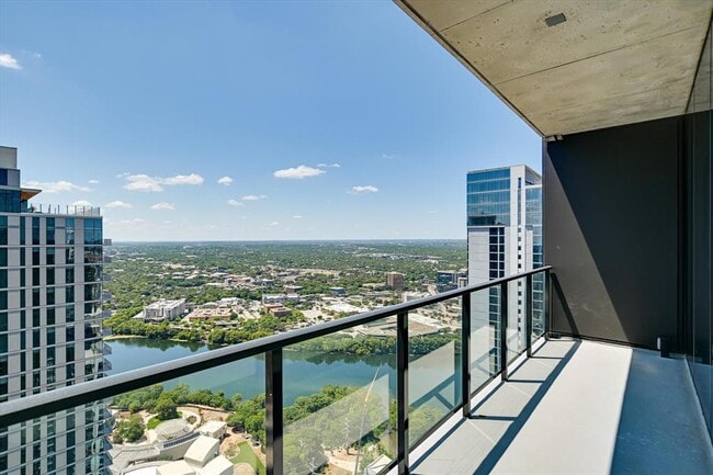Photo - 610 Davis St Unidad 4502