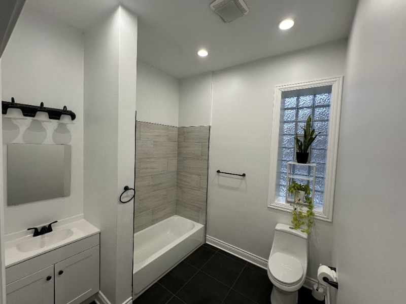 Photo - 2501 S Whipple St Unit 1