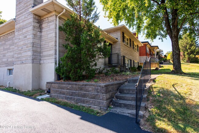 Photo - 1322 Trevilian Way