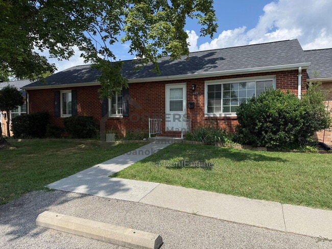 Photo - 1103 Lakeview Pl