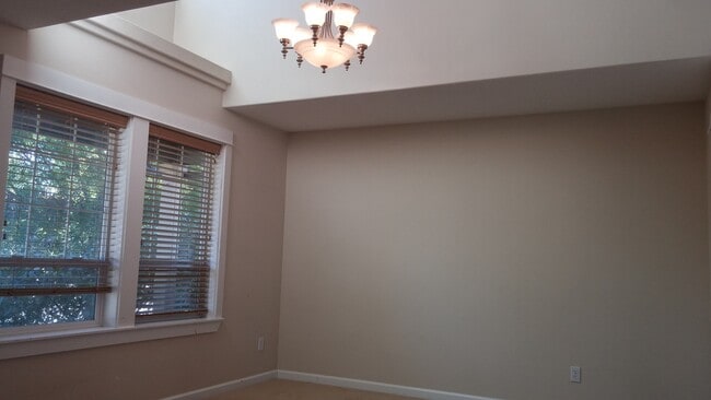 Photo - VIDEOTOUR: Gorgeous Home on Quiet Culdesac in Dallas. PETS WELCOME