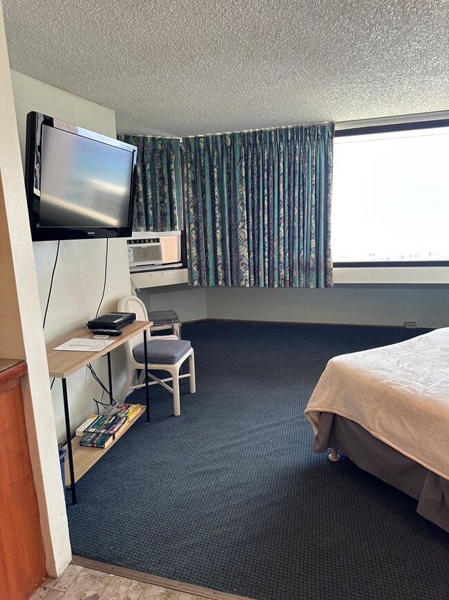 Photo - Waikiki Marina Studio with Ocean Views Unit 2904