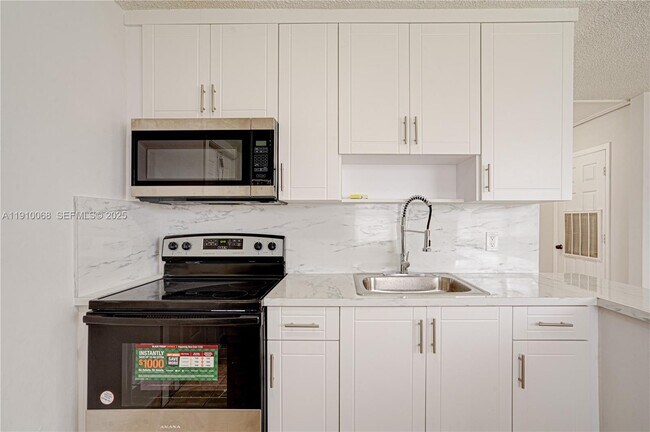 Photo - 4658 Myla Ln Unit 4658