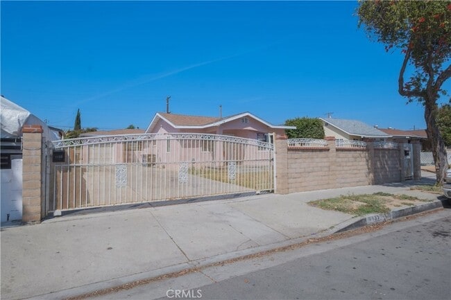 Photo - 4435 Triggs St