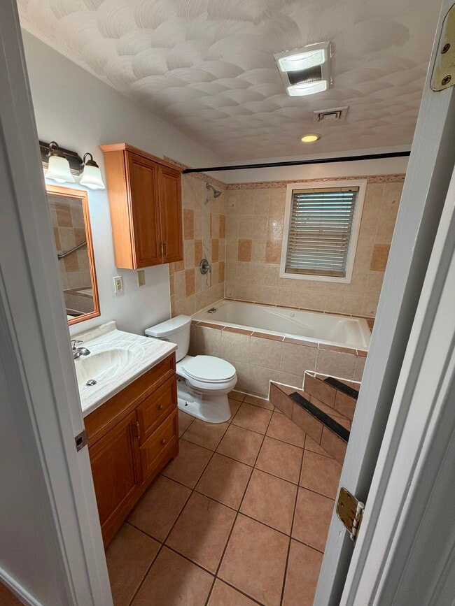 Photo - 132 W Selden St Unit 132 Selden