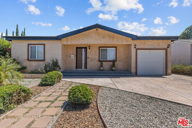 Photo - 17332 Bullock St Casa