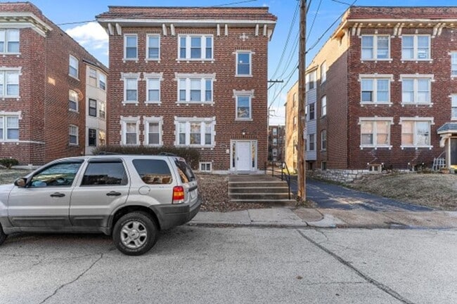 Building Photo - 761 Syracuse Ave Unit 761-3 Syracuse