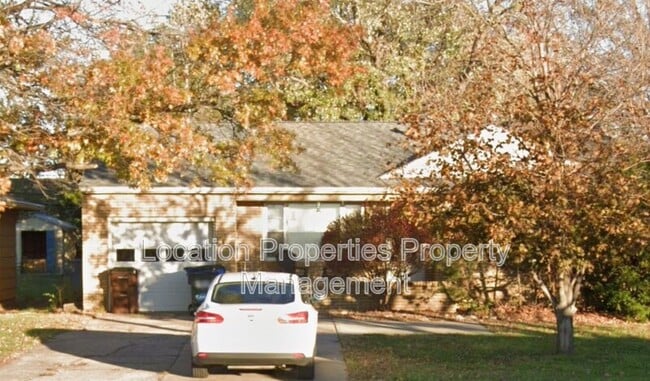 Building Photo - 1016 Iowa St