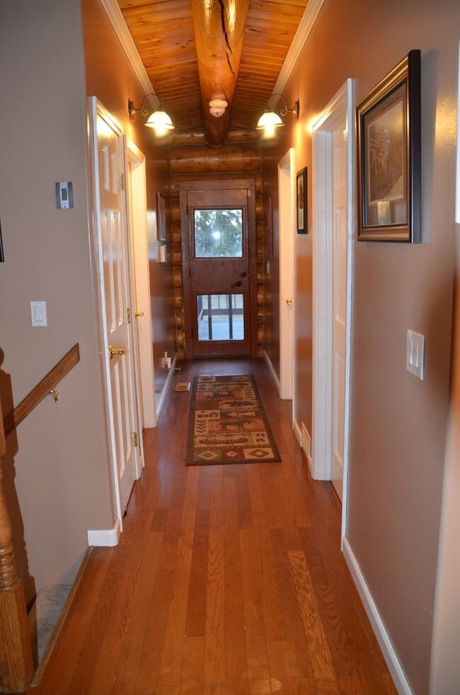 Photo - Beautiful 3 Bed 2 Bath Log Home with Large...