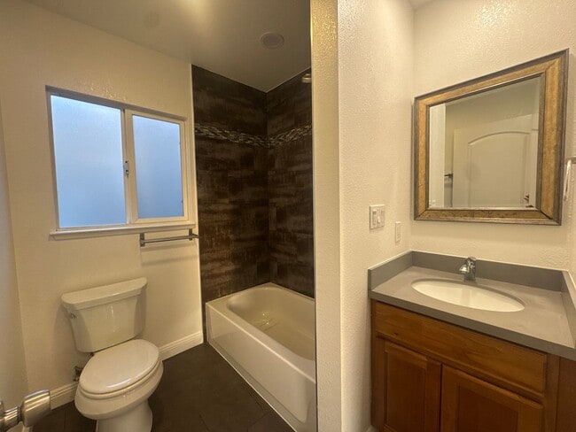 Photo - 2685 Havenscourt Boulevard-$20 Unit 2687 Havenscourt Boulevard