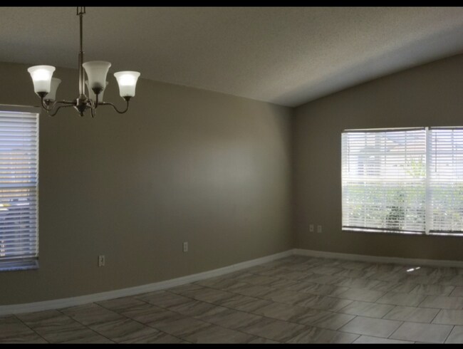 Photo - 246 Queen Mary Dr