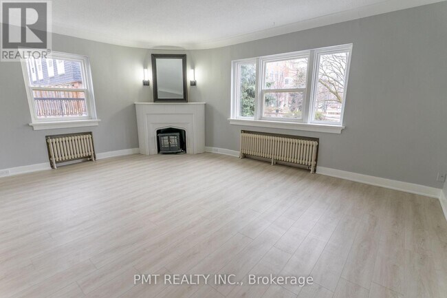 Photo - 8 Wellington St W Unité 4