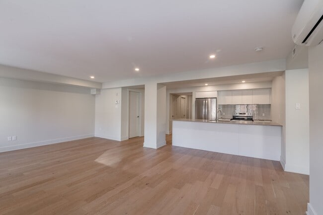 Building Photo - 37 Roosevelt Ave Unit 103