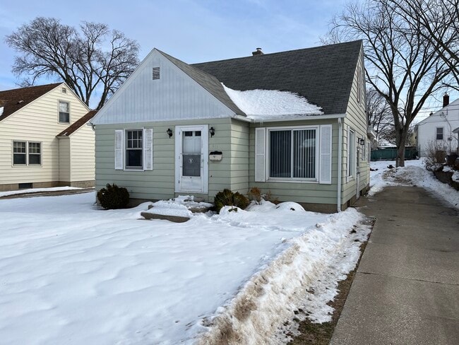 Photo - 615 Washington Ave