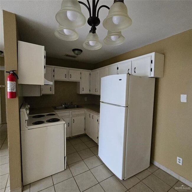 Photo - 12 S Bryan Rd