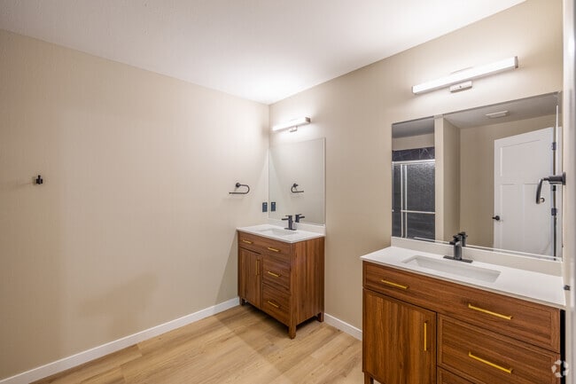 3BR, 2BA - 1,455SF - Bathroom