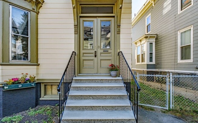 Photo - 10 Dow St Unit 1