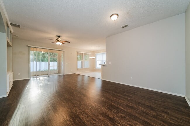 1136 Cherry Valley Way