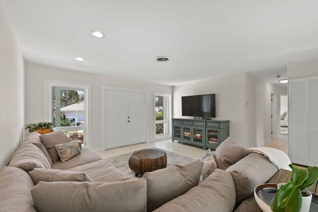 Photo - 420 Sunset Way