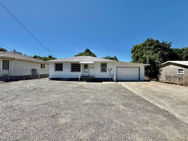 Photo - Adorable 3 bedroom 1.5 bathroom house for ...