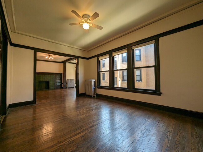 Photo - 2418 N Sawyer Ave Unidad 1W