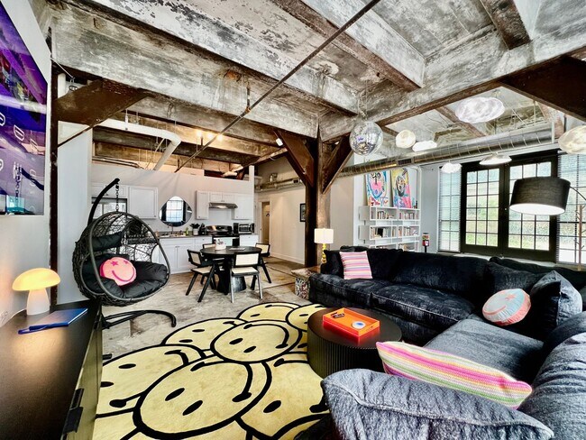 Photo - Swanky, Funky, Groovy, loft space Cincinna...