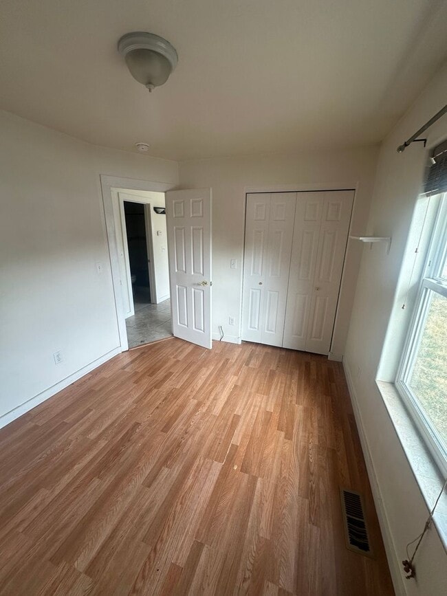 213 Clyde St Unit 211