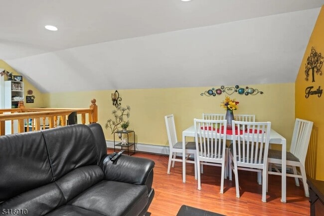 Photo - 356 Sherman St