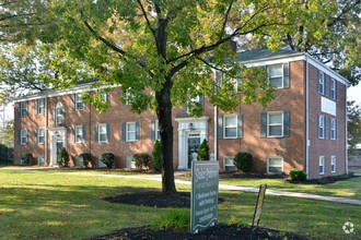 Building Photo - 10404 Shaker Blvd Unit 40 Rental