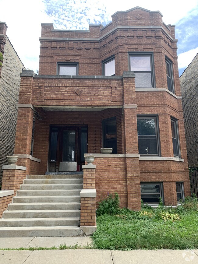 Front Porch, First Floor Apartment to right - 2113 N Springfield Ave Unit 2 Rental