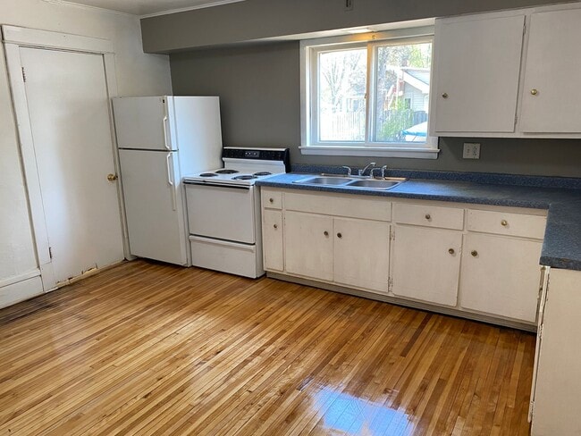 Photo - 1339 Grand Ave Unit Lower