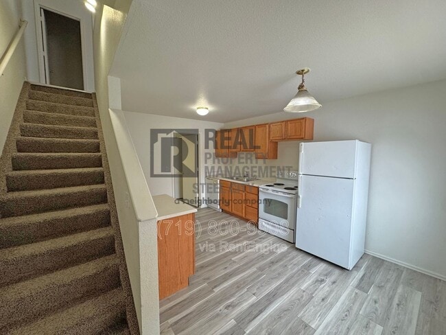 Building Photo - 1719 Oakshire Ln Unit A