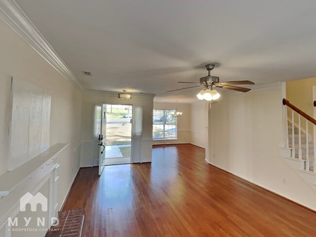 10002 Gardendale Ct